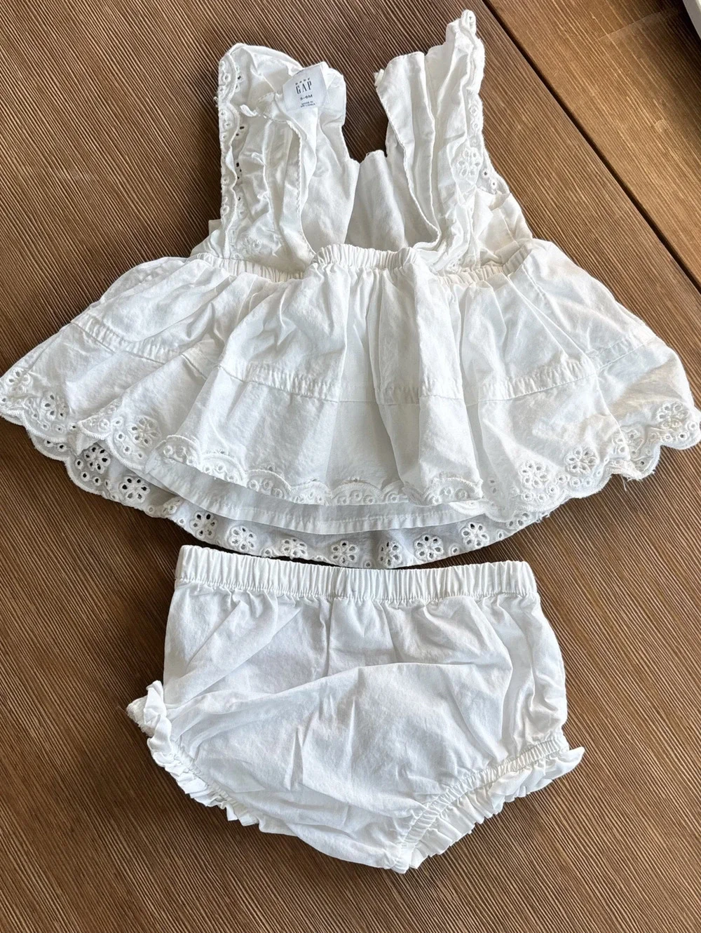 BabyGap White Set - 3-6M